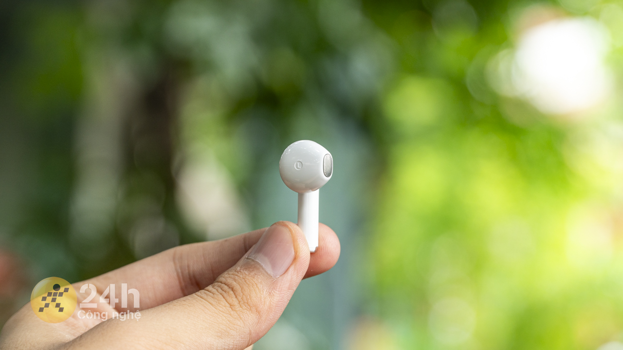 Anker Soundcore K20i được thiết kế theo dạng ear-buds.