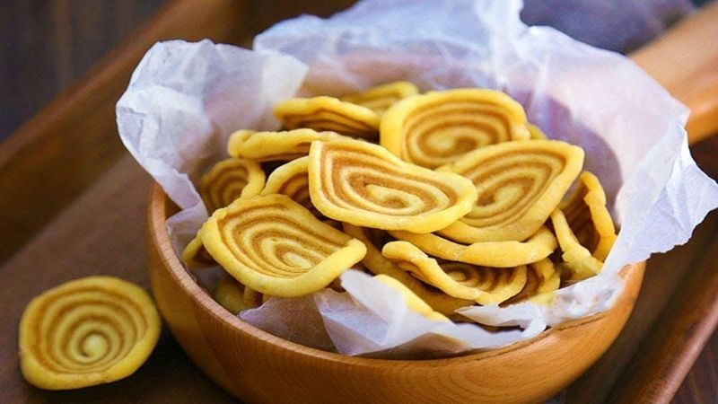 100 g bánh tai heo truyền thống có khoảng 240 calo 100 g bánh tai heo truyền thống có khoảng 240 calo