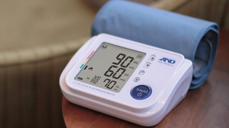 Người huyết áp thấp không nên sử dụng trà atiso