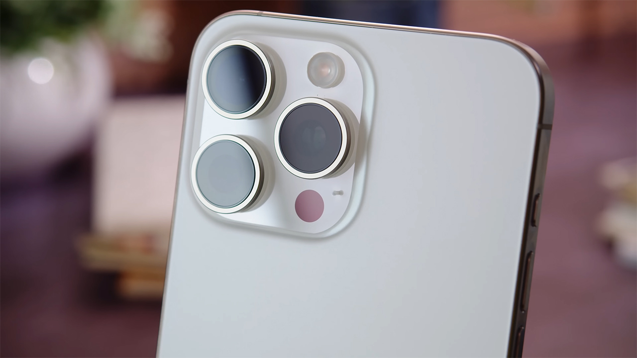 Có nên mua iPhone 15 Pro Max thời điểm này không