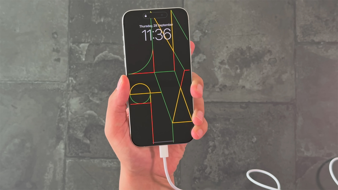 Có nên mua iPhone 15 Pro Max thời điểm này không