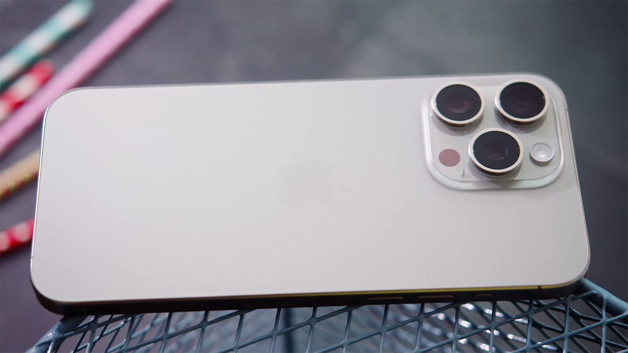 Có nên mua iPhone 15 Pro Max thời điểm này không