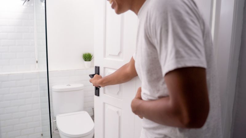Người bệnh có thể cảm thấy còn phân trong trực tràng dù vừa đi đại tiện Người bệnh có thể cảm thấy còn phân trong trực tràng dù vừa đi đại tiện