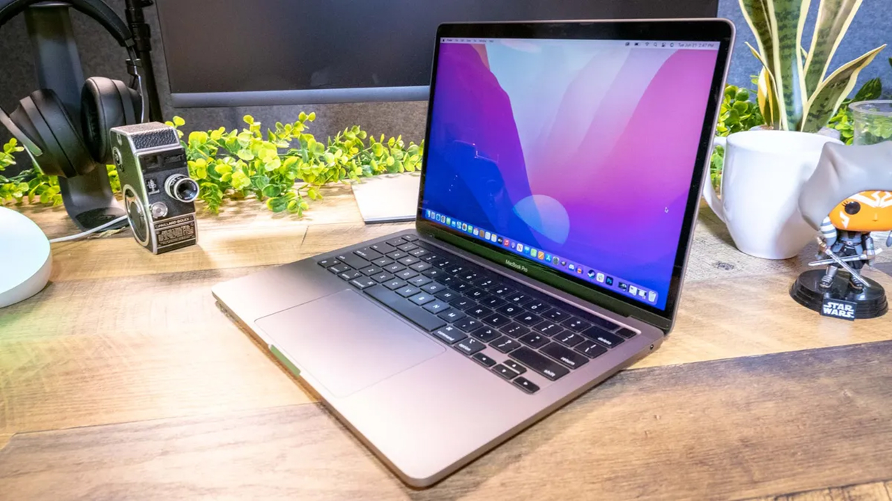 Có nên mua MacBook Pro M2 không