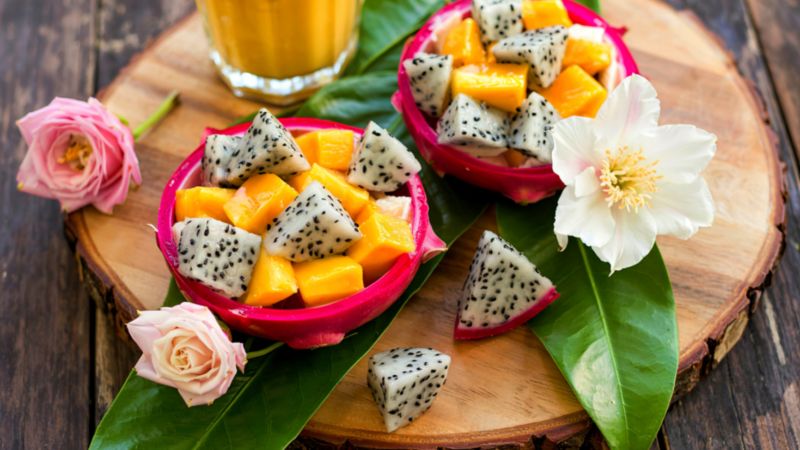 Có thể kết hợp thanh long với các loại trái cây nhiệt đới để thành món salad