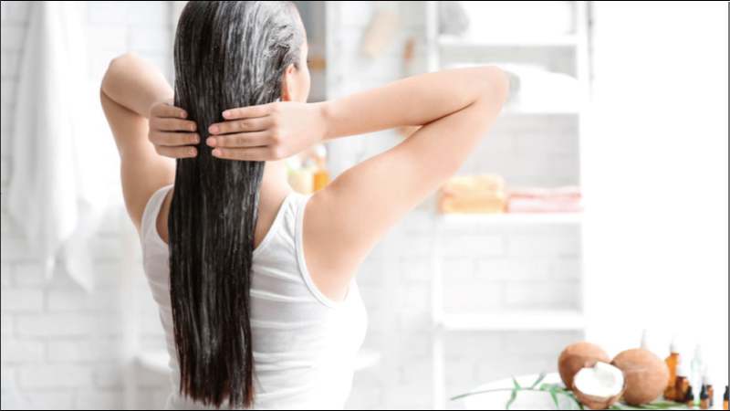 Tóc được chăm sóc bằng dầu dừa 1 hoặc 2 lần/tuần có khả năng bảo vệ tốt hơn