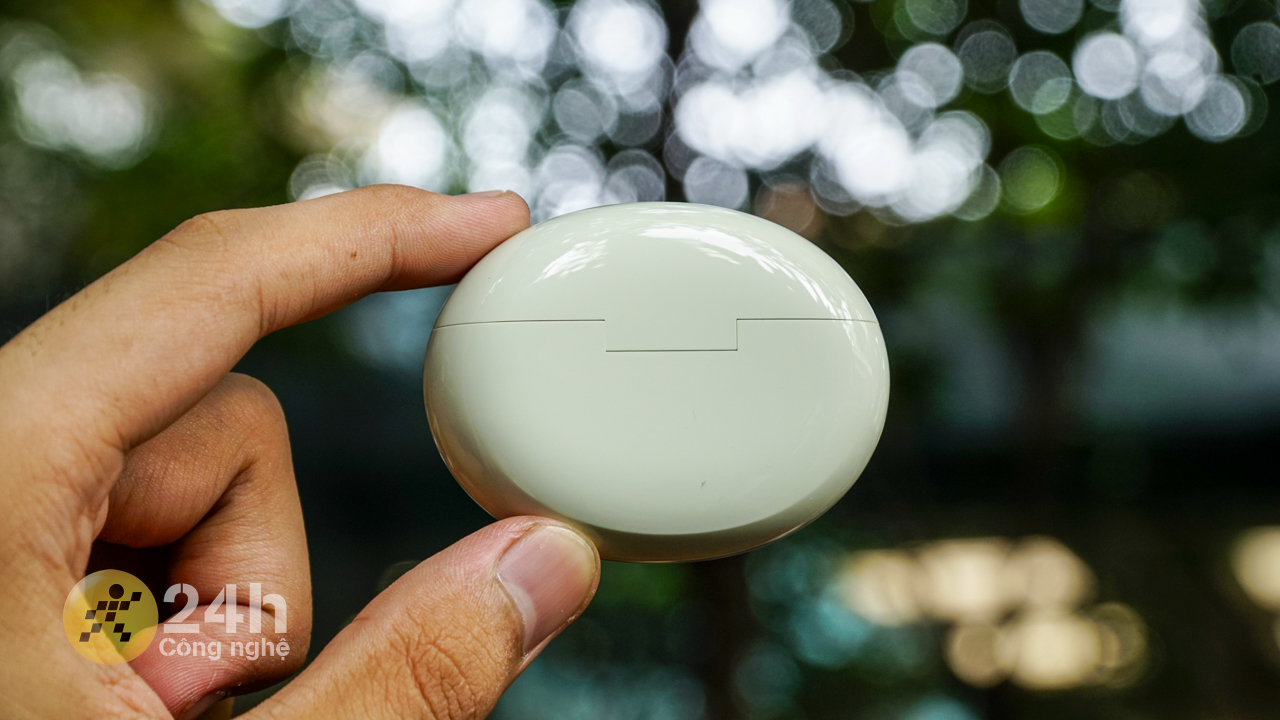 Hộp sạc OPPO Enco Air4 có chất lượng hoàn thiện chỉn chu.