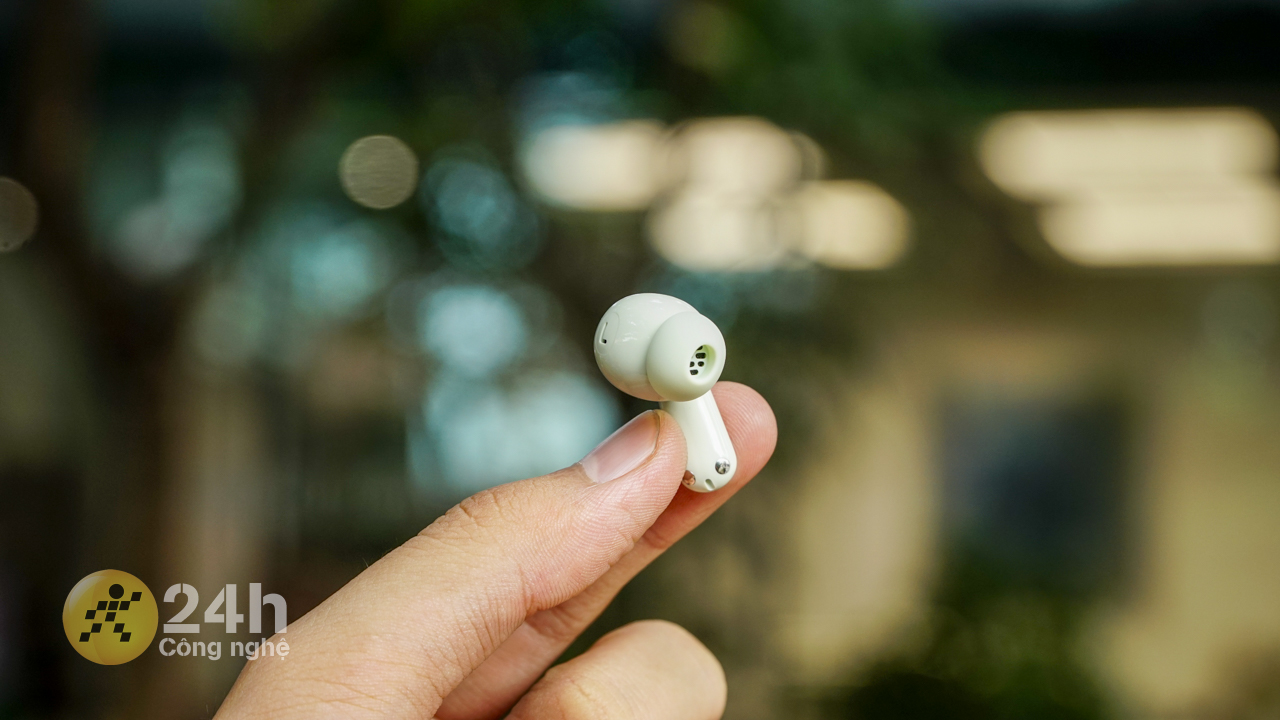Tai nghe OPPO Enco Air4 được thiết kế kiểu dáng in-ear với chân stem ngắn.