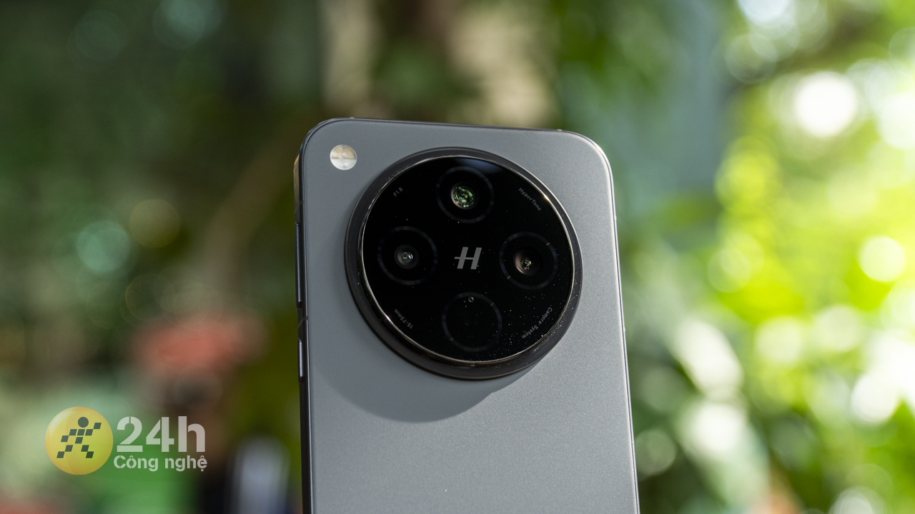 OPPO Find X8 được trang bị hệ thống camera chất lượng cùng sự hỗ trợ của Hasselblad. OPPO Find X8 được trang bị hệ thống camera chất lượng cùng sự hỗ trợ của Hasselblad.