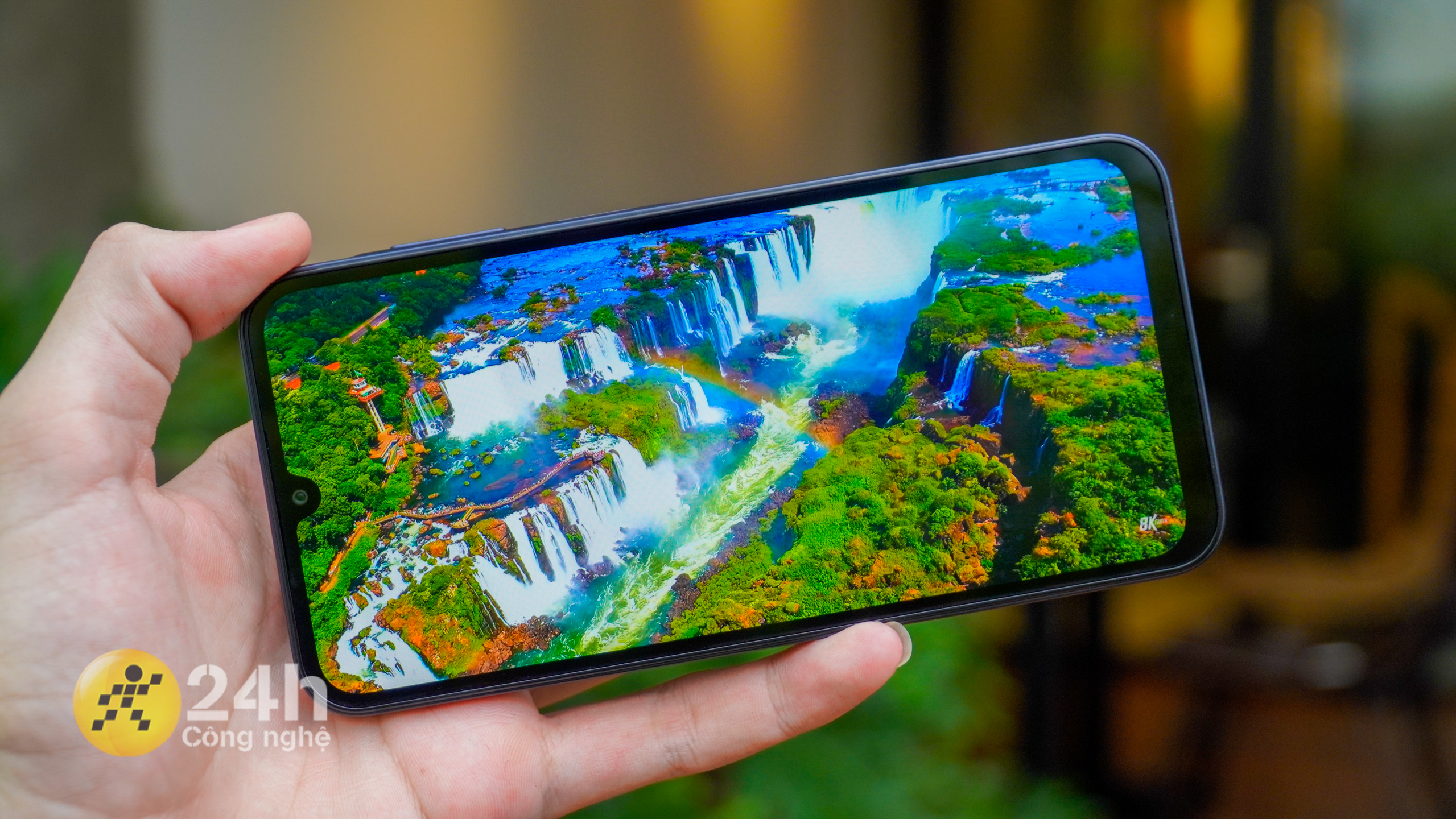 Chọn smartphone giá rẻ thì nên ưu tiên độ phân giải cao hay tần số quét cao?