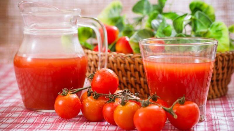 Thời điểm tốt nhất để uống nước ép cà chua là vào buổi sáng, khi bụng đói