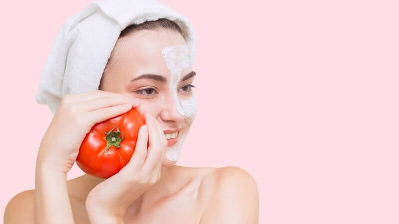 Nước ép cà chua giúp tăng cường sản xuất collagen, chống lão hóa và bảo vệ da khỏi tác động của tia UV