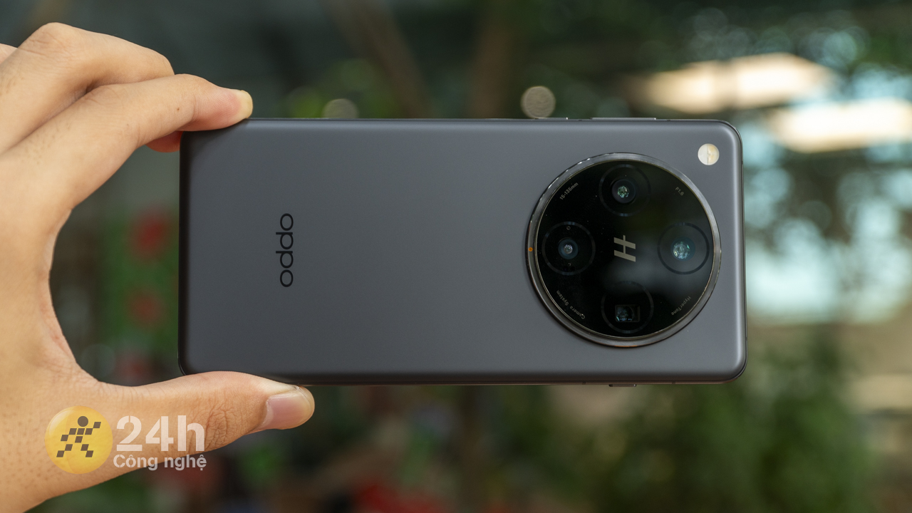 OPPO Find X8 Pro được trang bị bộ camera chất lượng cùng sự hỗ trợ từ Hasselblad.