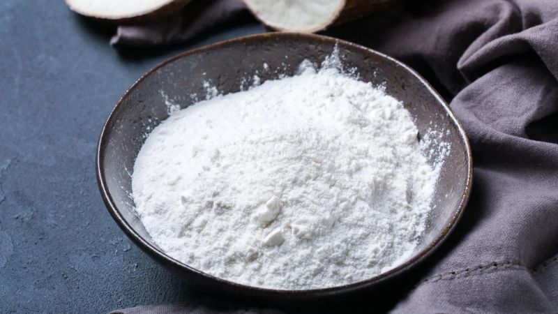 Mặt nạ lòng trắng trứng gà với bột sắn dây trị tàn nhang và sạm nám da