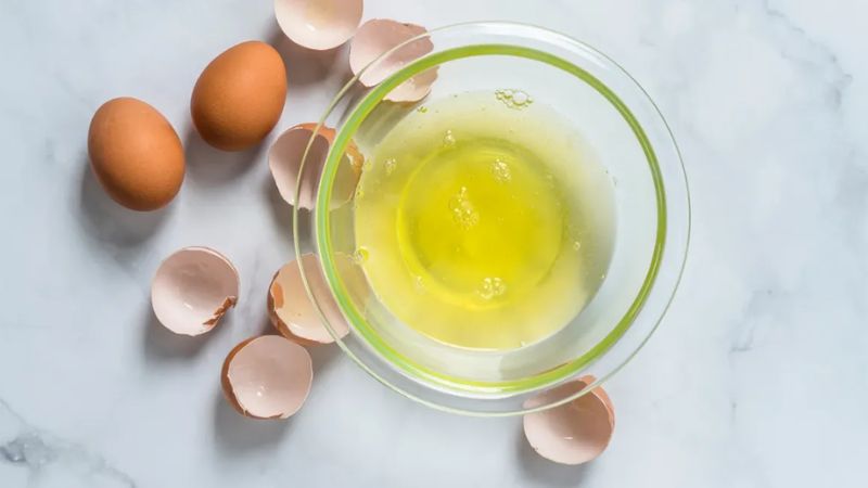 Protein trong lòng trắng trứng được cho là có tác dụng làm săn chắc da