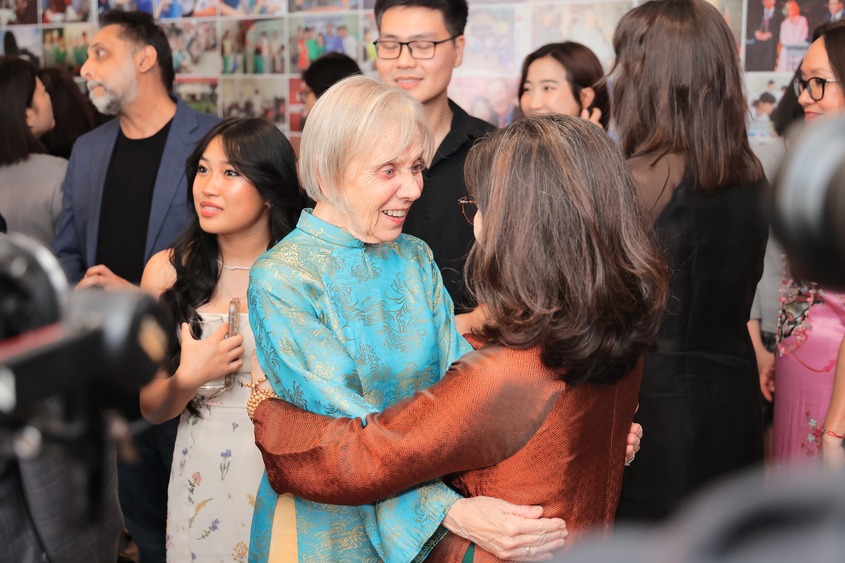 Bà Kathy Magee - Đồng sáng lập kiêm Chủ tịch Operation Smile toàn cầu