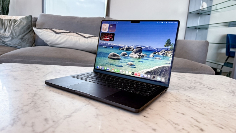 Review màn hình và hiển thị ngoài trời của MacBook Pro Review màn hình và hiển thị ngoài trời của MacBook Pro