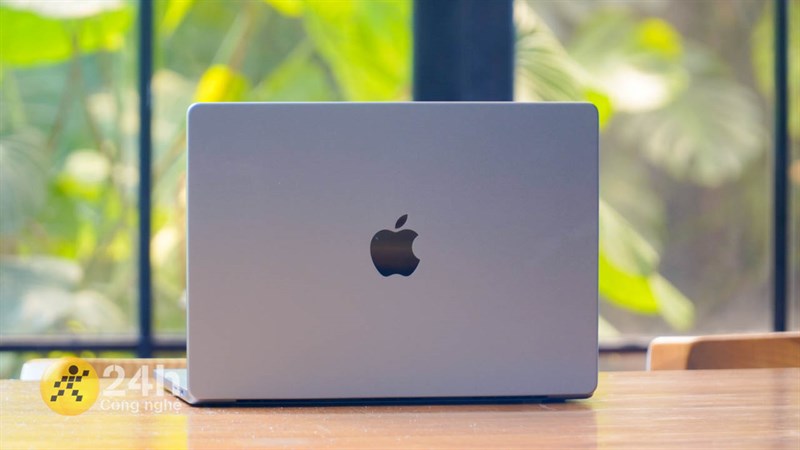 Hình ảnh thực tế thiết kế MacBook Pro M2