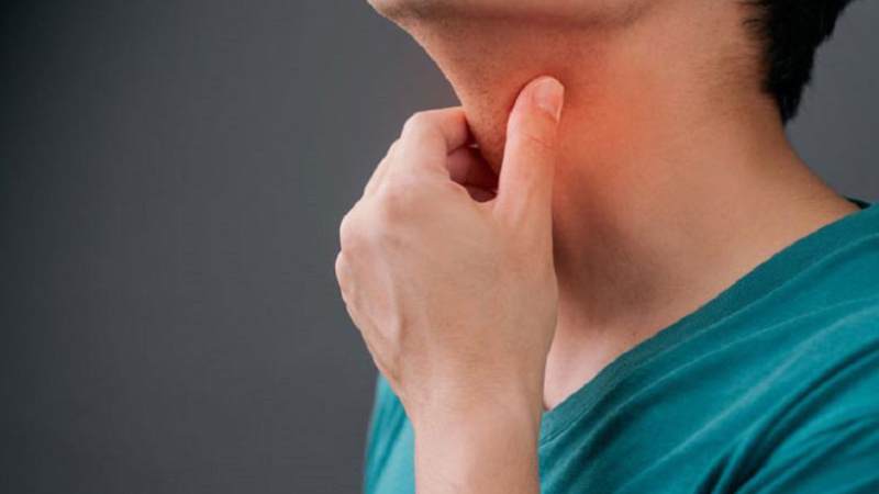 Nước ép khế giúp chữa ho và đau họng