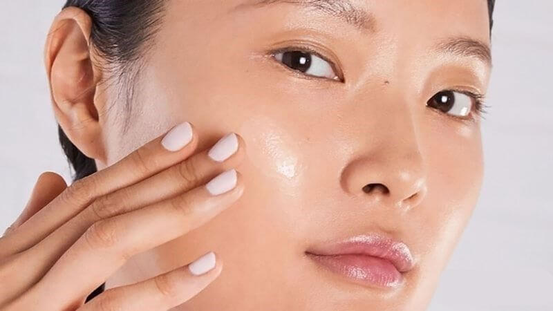 Axit salicylic - một loại BHA nổi bật với khả năng tẩy tế bào chết hóa học, thúc đẩy quá trình tái tạo da Axit salicylic - một loại BHA nổi bật với khả năng tẩy tế bào chết hóa học, thúc đẩy quá trình tái tạo da