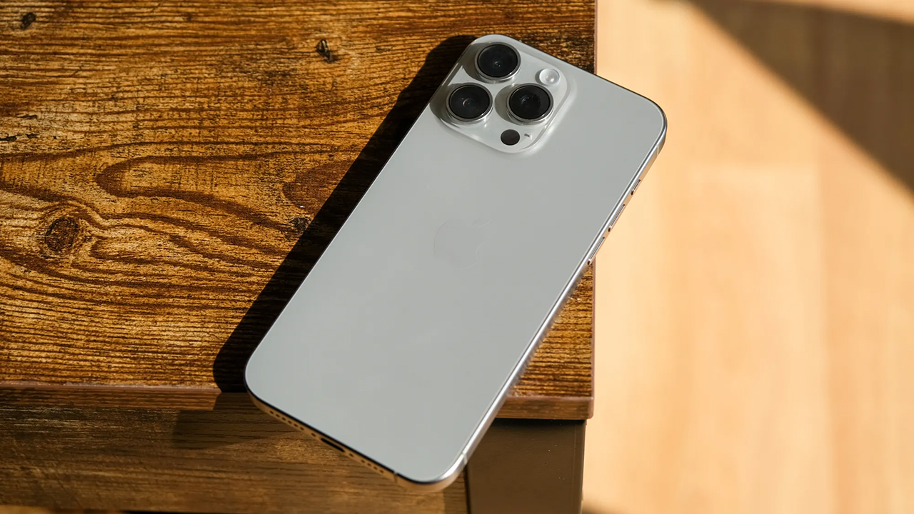 iPhone 15 Pro Max 256GB giá chỉ từ 29.590.000 đồng, mua trả chậm