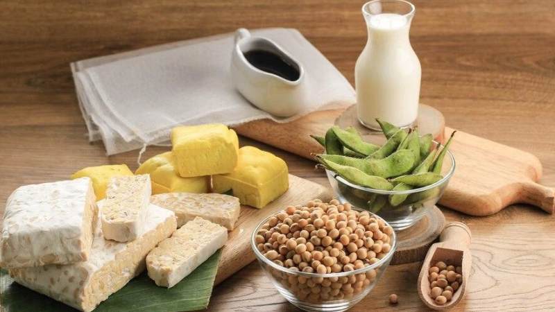 Bệnh suy giáp nên kiêng ăn các thực phẩm có chứa đậu nành