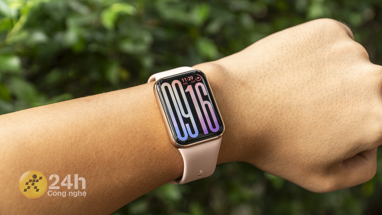 Màn hình Xiaomi Smart Band 9 Pro có khả năng hiển thị hình ảnh rõ ràng.