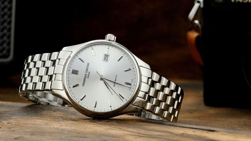 Giá bán đồng hồ Frederique Constant lên đến hàng trăm triệu