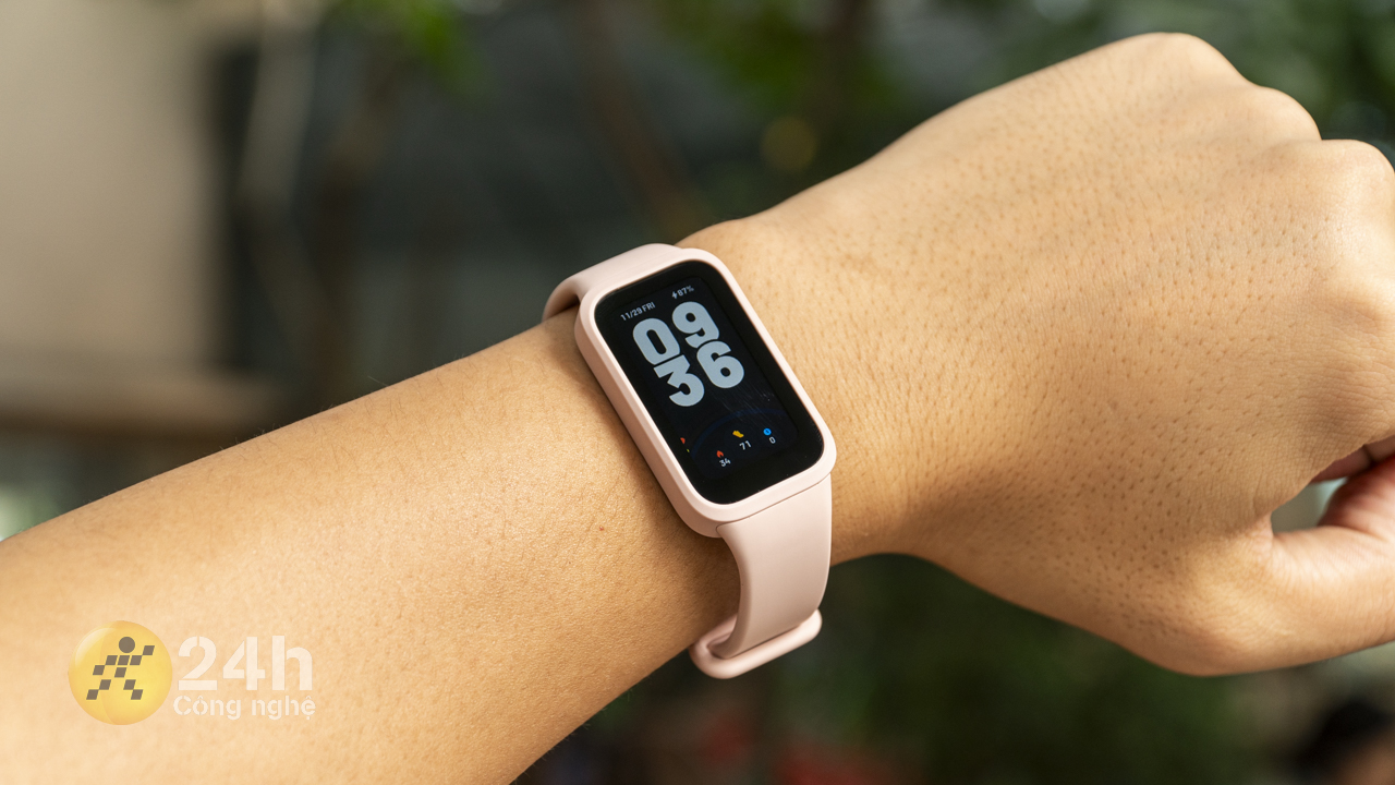 Tổng thể Xiaomi Smart Band 9 Active không có một nút bấm vật lý nào.