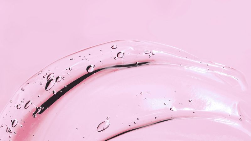 Bạn nên thử phản ứng dị ứng AHA lên một vùng da nhỏ trước khi thoa lên mặt