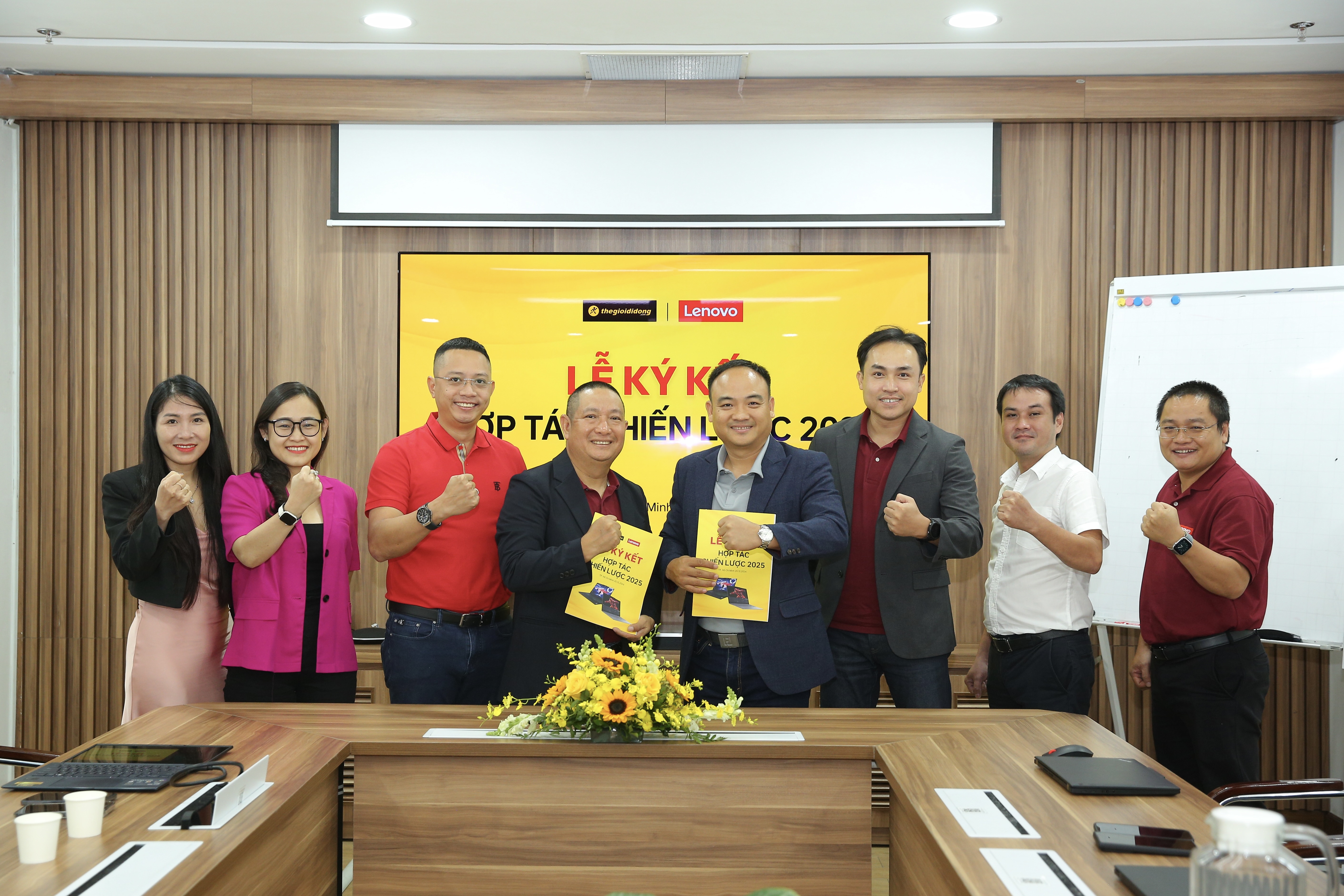 Thế Giới Di Động vinh dự được hợp tác và phát triển cùng Lenovo trong năm 2025 Thế Giới Di Động vinh dự được hợp tác và phát triển cùng Lenovo trong năm 2025