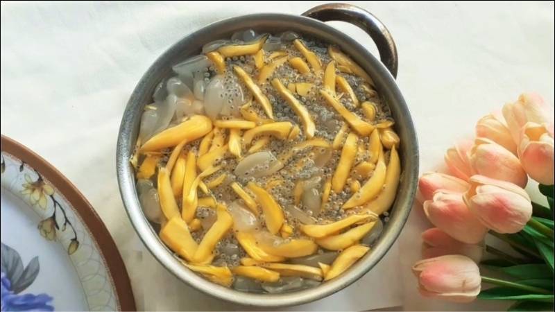 Chè hạt đác là một món chè giải nhiệt thơm ngon và bổ dưỡng
