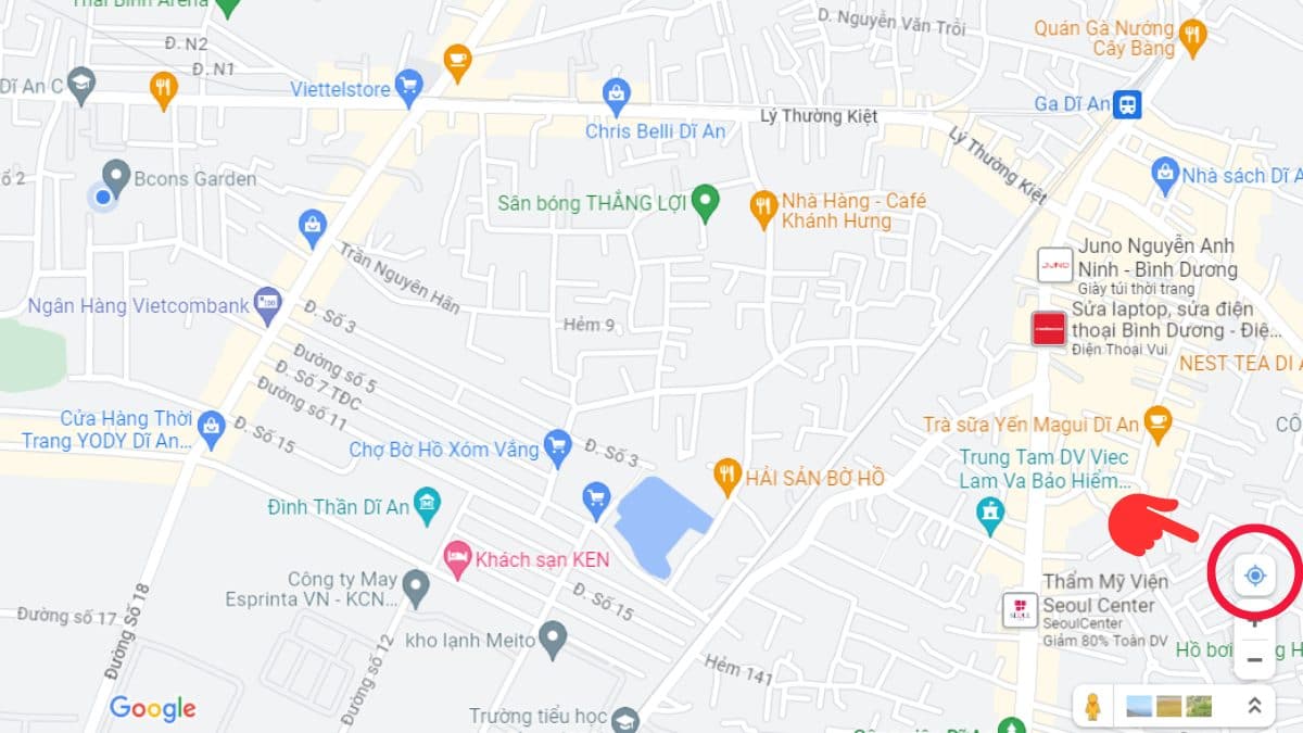 Nhấn vào biểu tượng định vị ở góc phải bản đồ để xác định vị trí hiện tại của bạn.