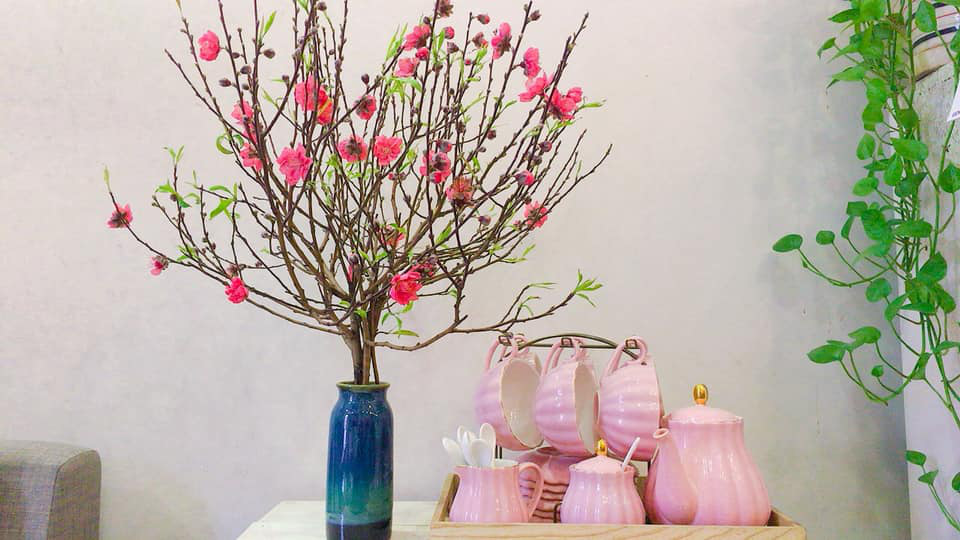 Mẫu cắm hoa đào đơn giản nhất