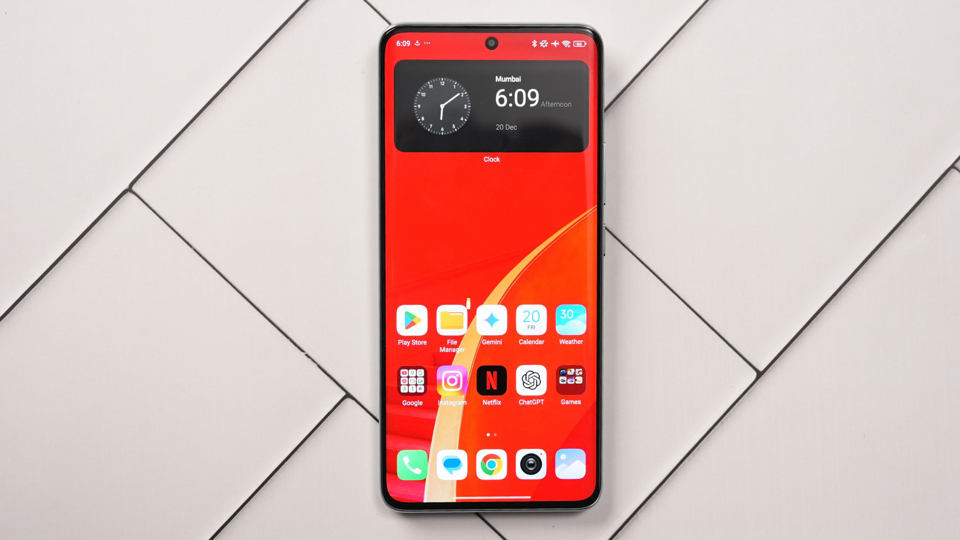 Redmi Note 14 Pro+ 5G được trang bị màn hình cong 3D kích thước 6.67 inch. Nguồn: Croma.