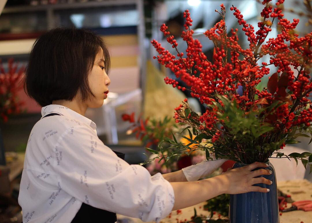 Cách cắm bình đào đông đẹp