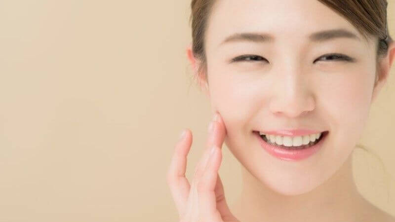 Tretinoin là một thành phần hiệu quả trong việc làm sáng da, giúp giảm sắc tố đen, cải thiện tình trạng nám