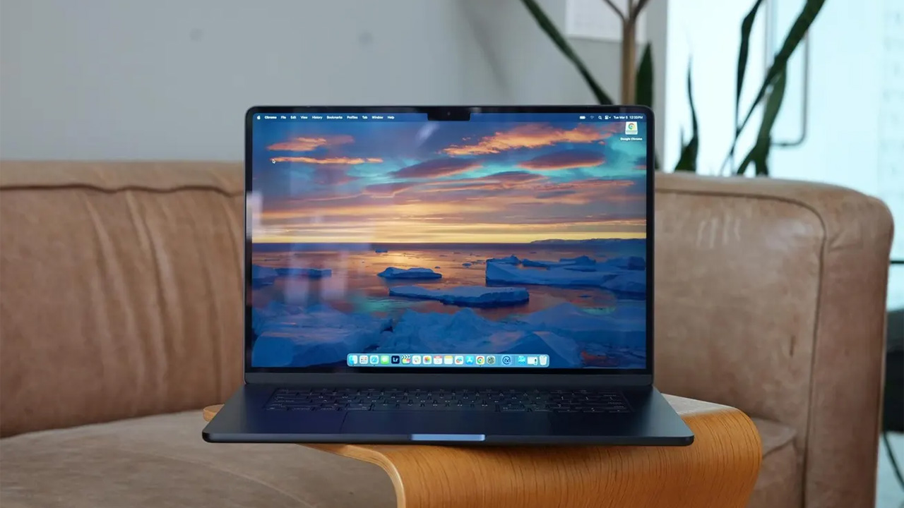 MacBook Air M3 hiện đã giảm giá rất tốt, HSSV còn được giảm thêm 400K