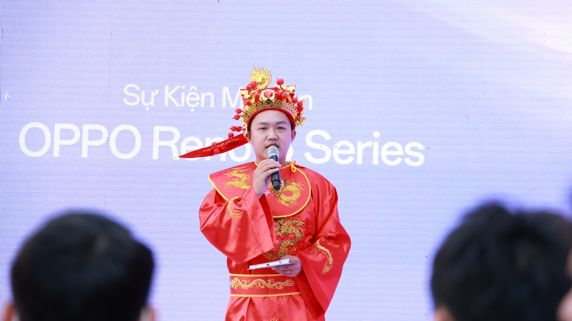 Mini game chuẩn bị bắt đầu với sự mong chờ của các khách hàng.