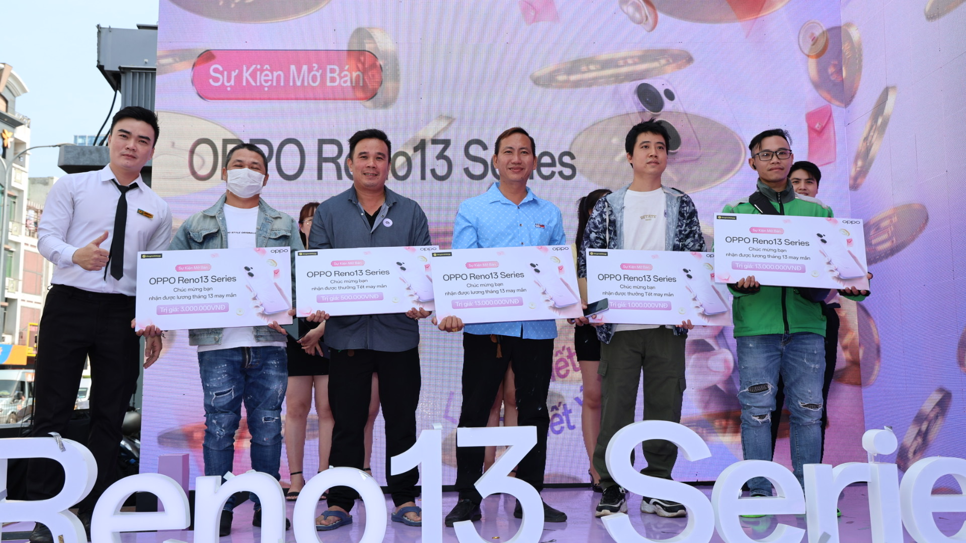 Thế Giới Di Động xin chúc mừng những khách hàng may mắn đã trúng những phần quà vô cùng giá trị.