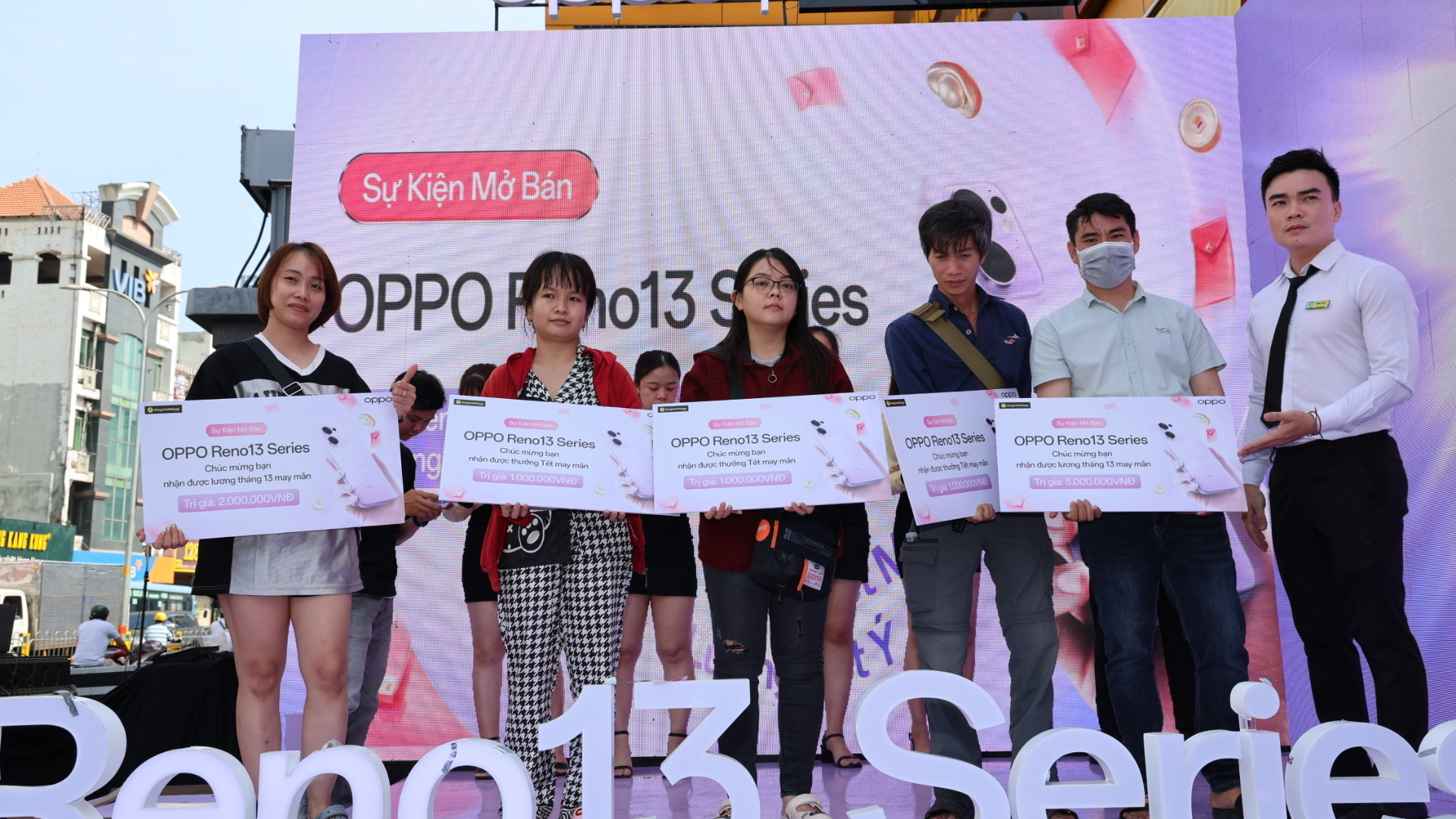 Thế Giới Di Động xin chúc mừng những khách hàng may mắn đã trúng những phần quà vô cùng giá trị.