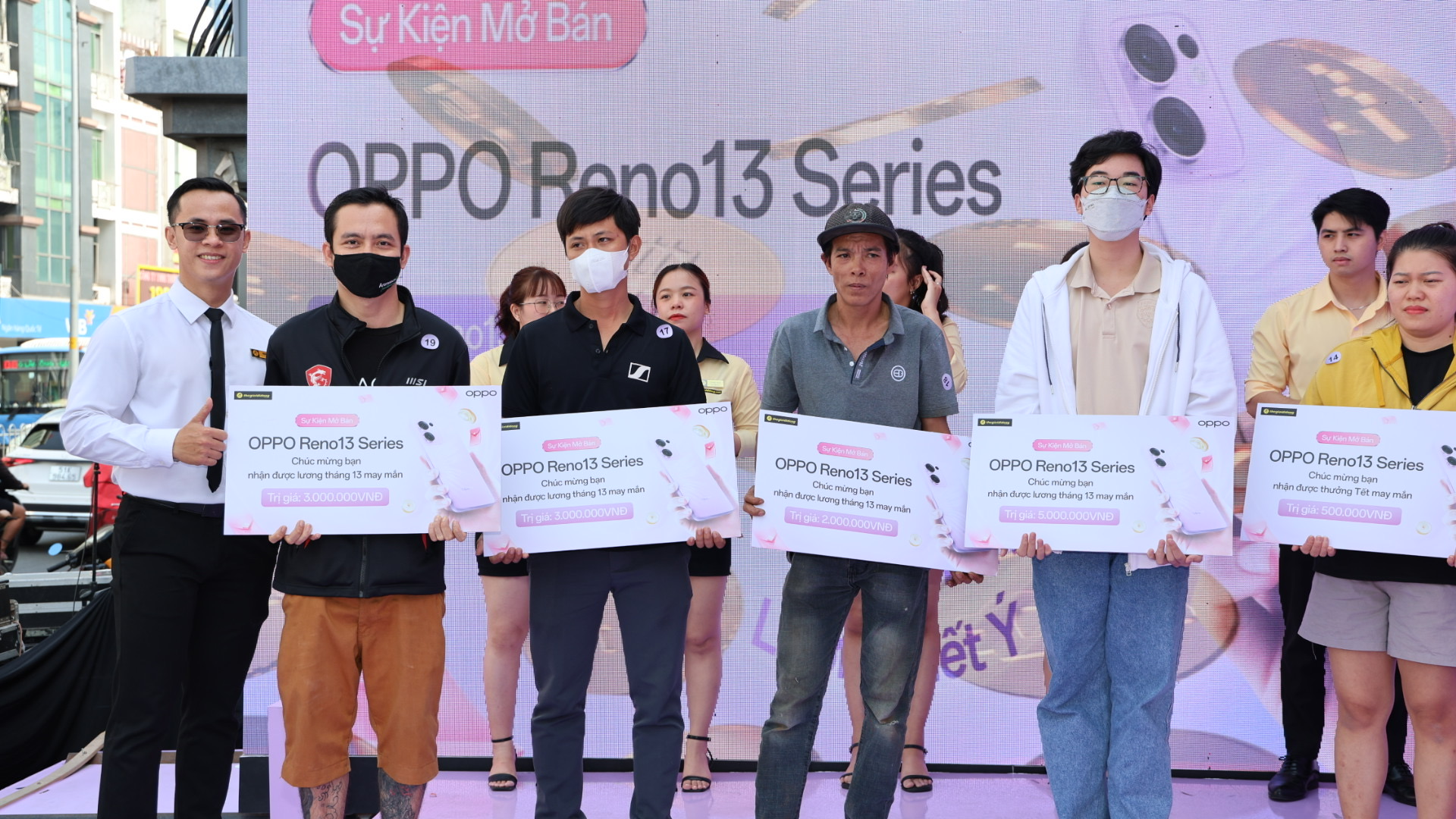 Thế Giới Di Động xin chúc mừng những khách hàng may mắn đã trúng những phần quà vô cùng giá trị.