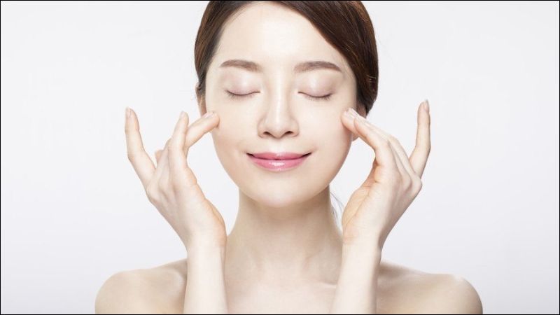 Kem dưỡng ẩm có chứa glycerin sẽ giúp tăng cường khả năng giữ ẩm