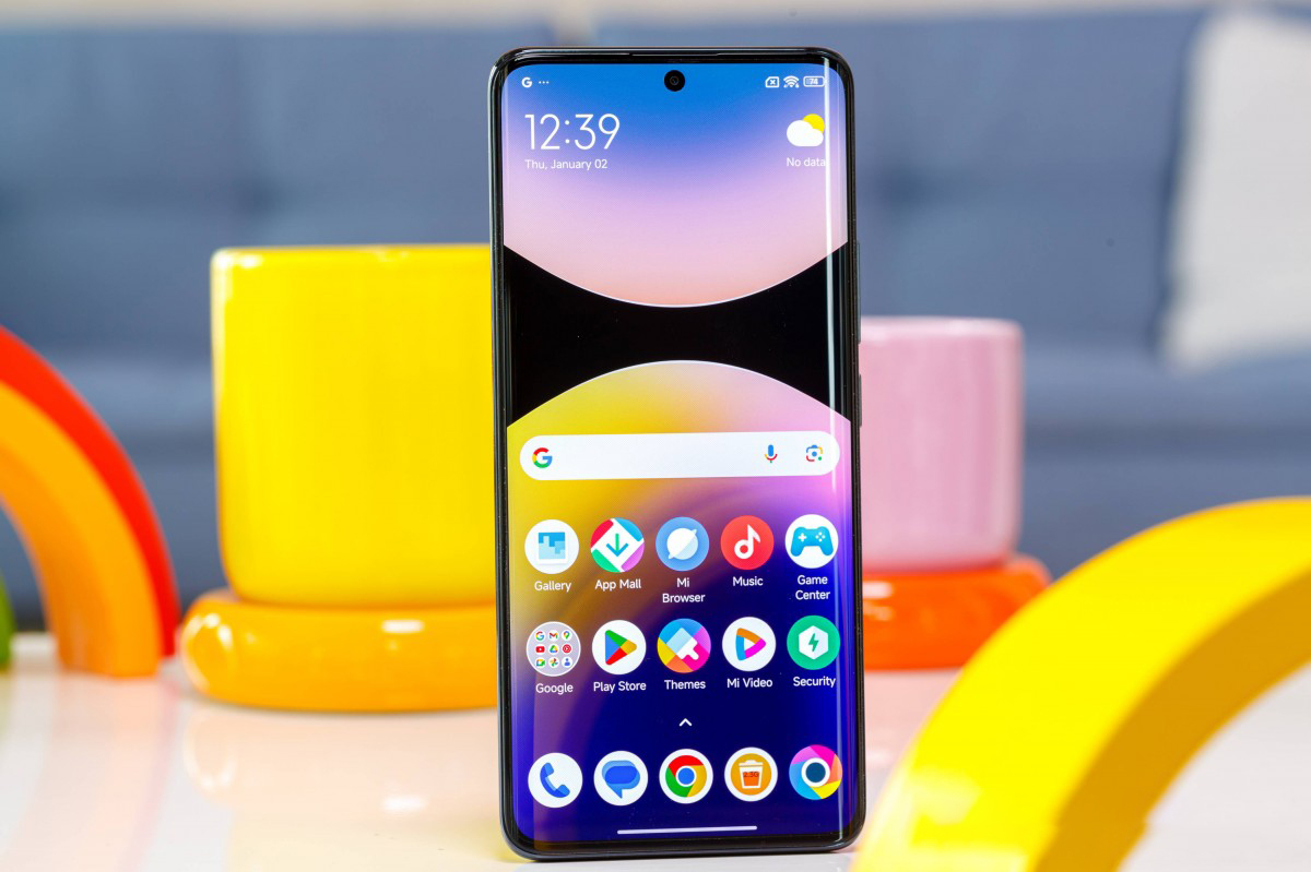 POCO X7 là mẫu smartphone đầu tiên được trang bị màn hình bo cong. Nguồn: GSMArena.