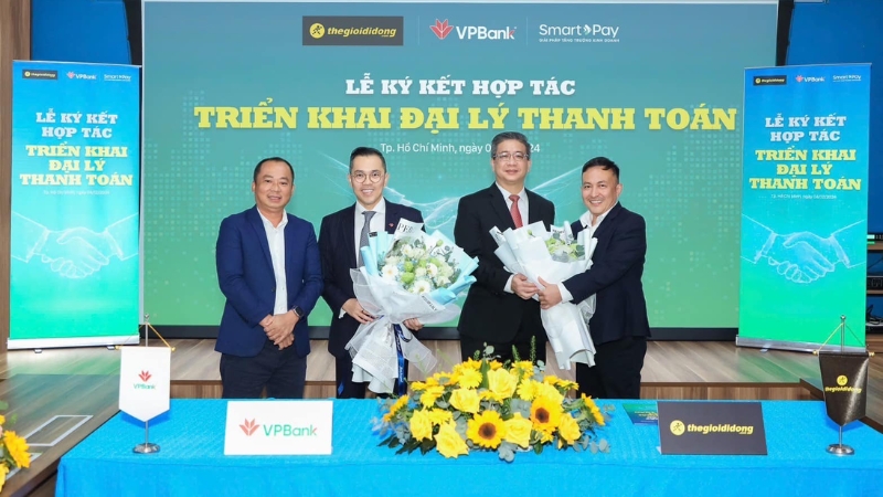 Cách rút tiền không cần thẻ tại cửa hàng Thế Giới Di Động, Điện máy XANH