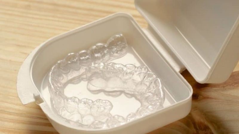 Hãy vệ sinh hàm duy trì đều đặn mỗi lần đánh răng