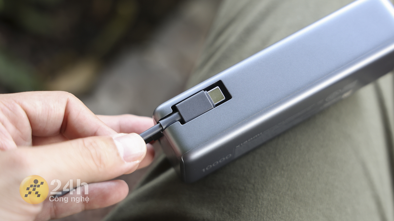 Sản phẩm còn được trang bị dây sạc USB-C. Sản phẩm còn được trang bị dây sạc USB-C.