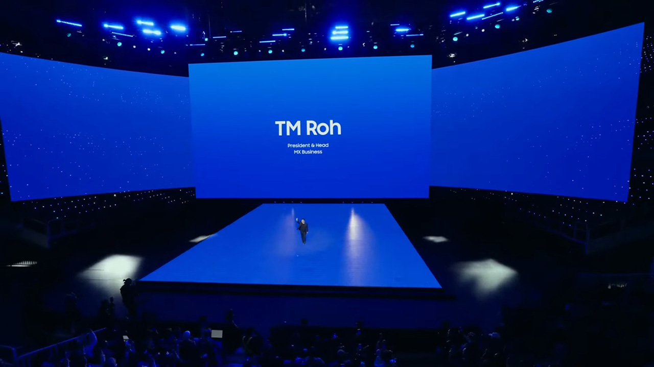 Ông TM Roh có mặt trên sân khấu sự kiện Galaxy Unpacked 2025.