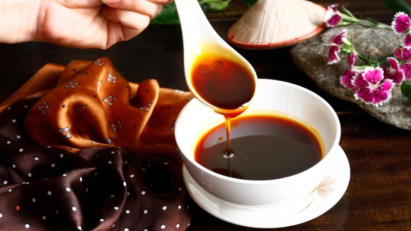 Uống nước sắc thuốc cùng với chu sa giúp giảm sốt do thời tiết Uống nước sắc thuốc cùng với chu sa giúp giảm sốt do thời tiết