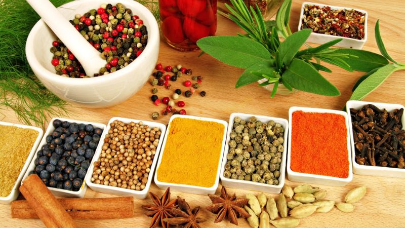 Chu sa được nhào thành viên hoàn cùng với các dược liệu khác để điều trị đau bụng, tiêu chảy Chu sa được nhào thành viên hoàn cùng với các dược liệu khác để điều trị đau bụng, tiêu chảy